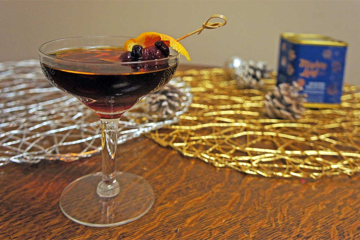 A TEA COCKTAIL FOR THE HOLIDAYS